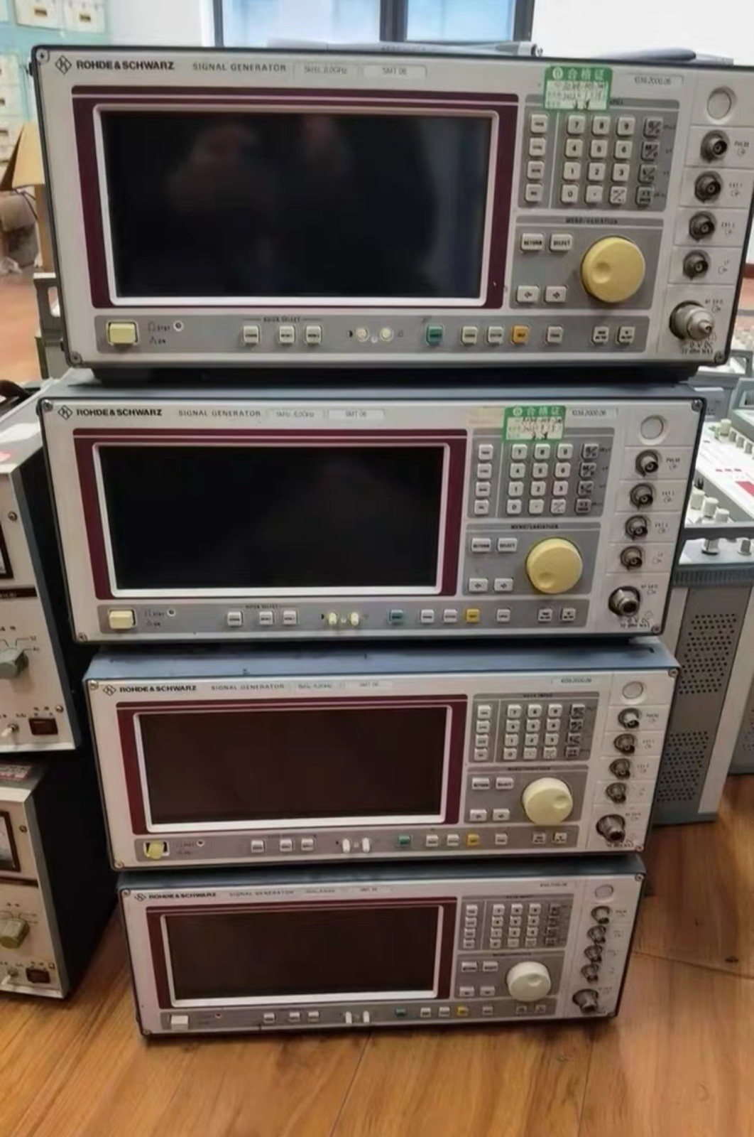 R&S ROHDE & SCHWARZ SMT06 SIGNAL GENERATOR, 5 KHZ TO 6 GHZ
