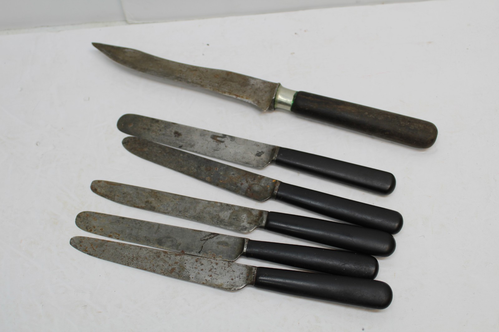 6 pc Lot Antique Wooden Handled Meriden Cutlery Company Knives