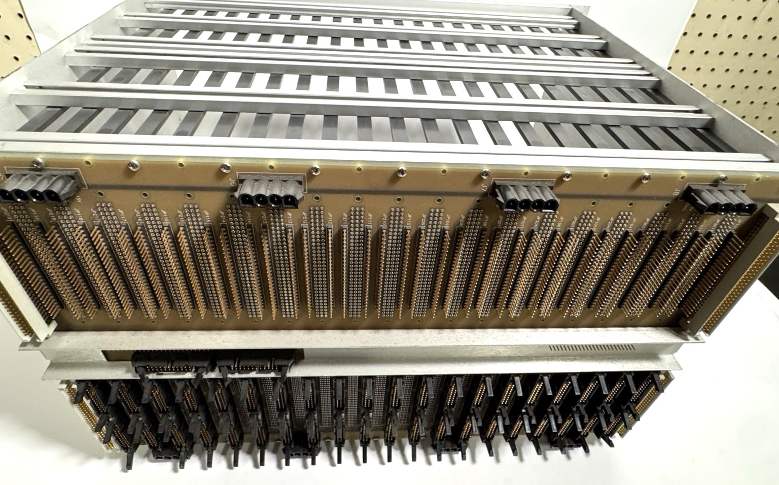 Ericsson EDACS 19D903310P1 MultiSite Coordinator II MSCII Card Cage & Backplane