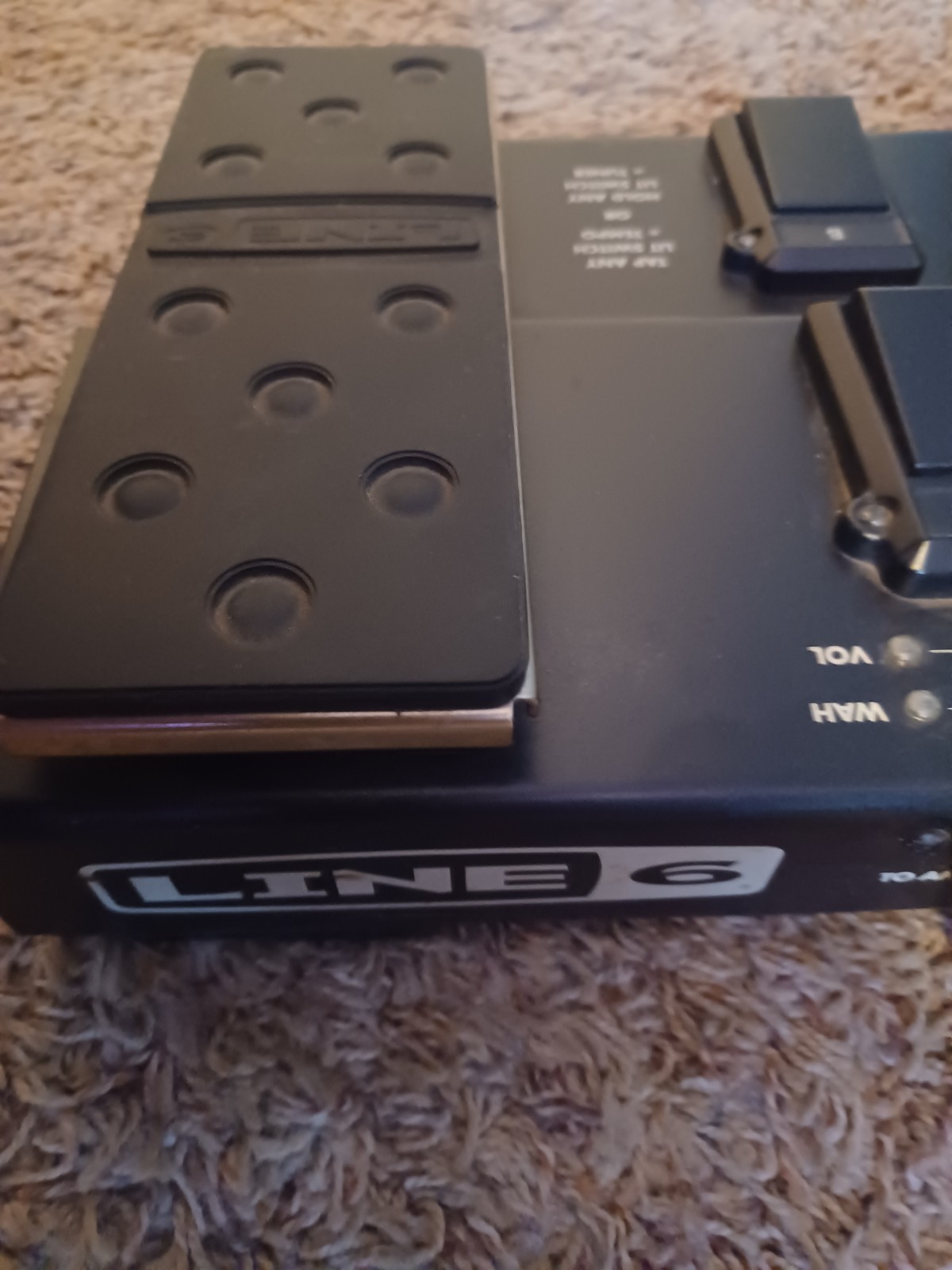 Line 6 FBV Express MKII Digital Guitar Multi-Effects Processor Wah Volume Pedal