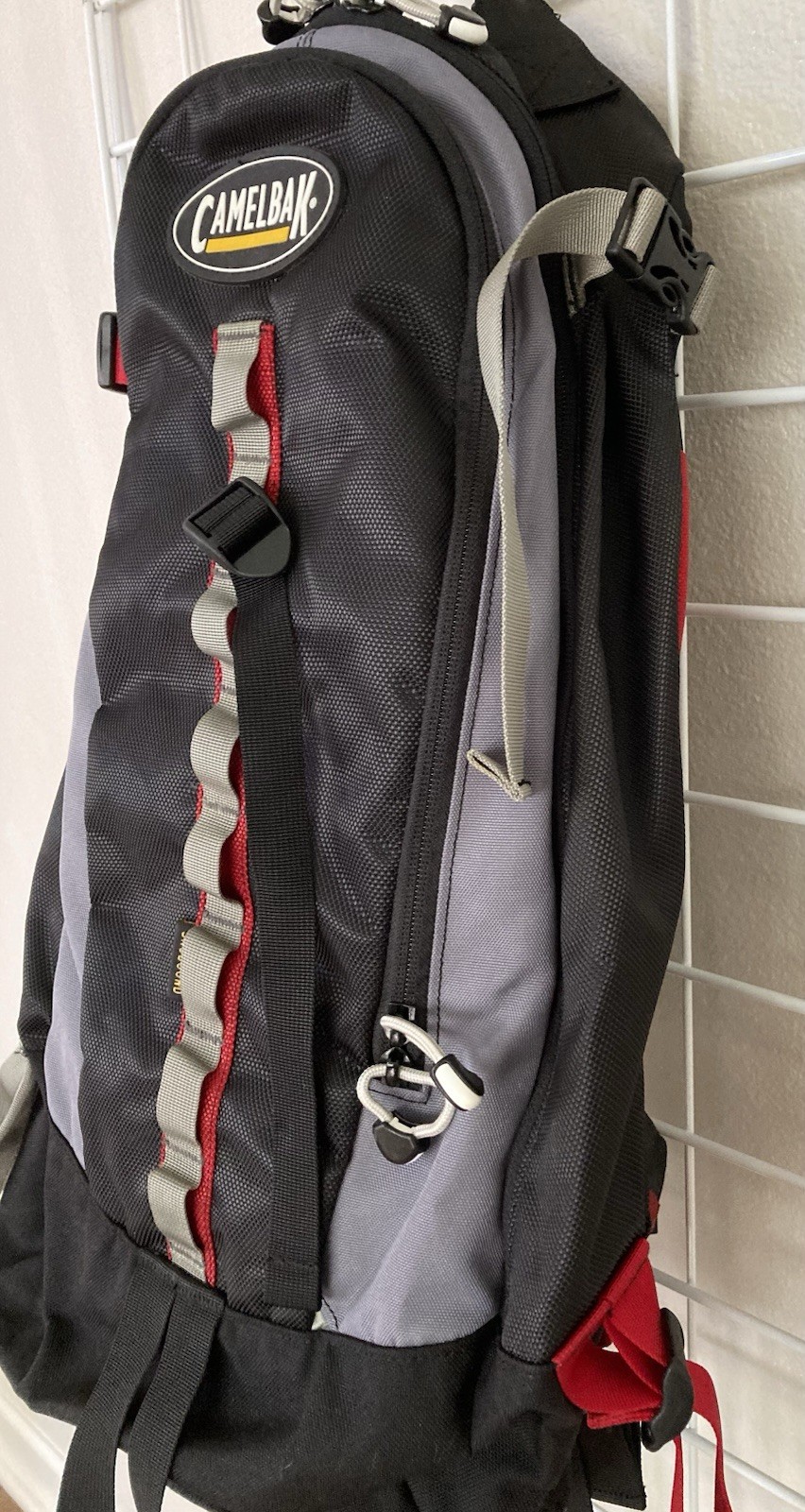 Camelbak Snobound Hydration Backpack 100 Ounce 3 Liter Bladder-New-Black-Red