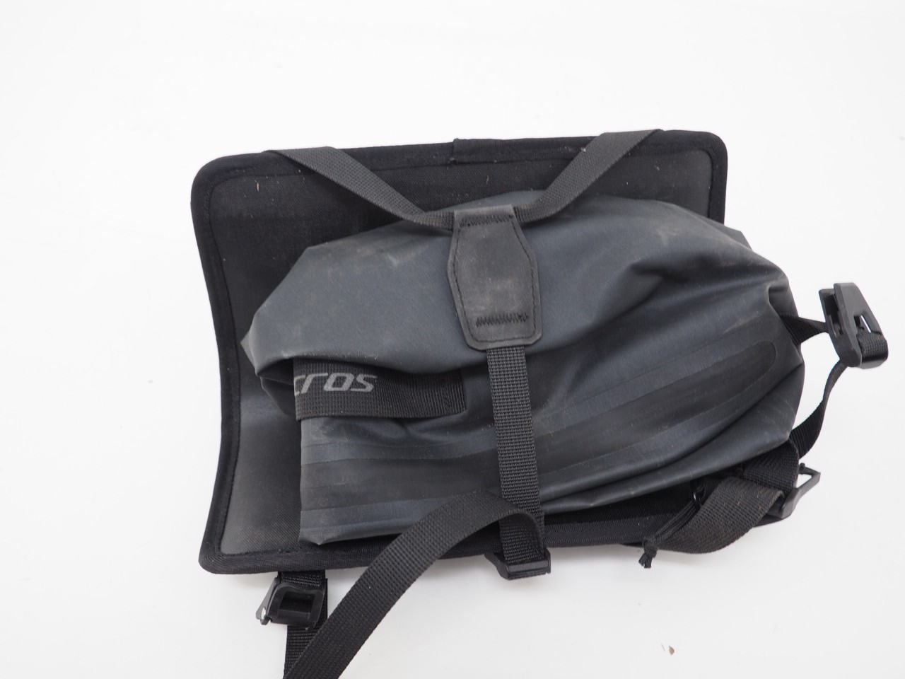 Syncros Bicycle Handlebar Roll Bag 8.5L Black Waterproof 2-Piece Kit