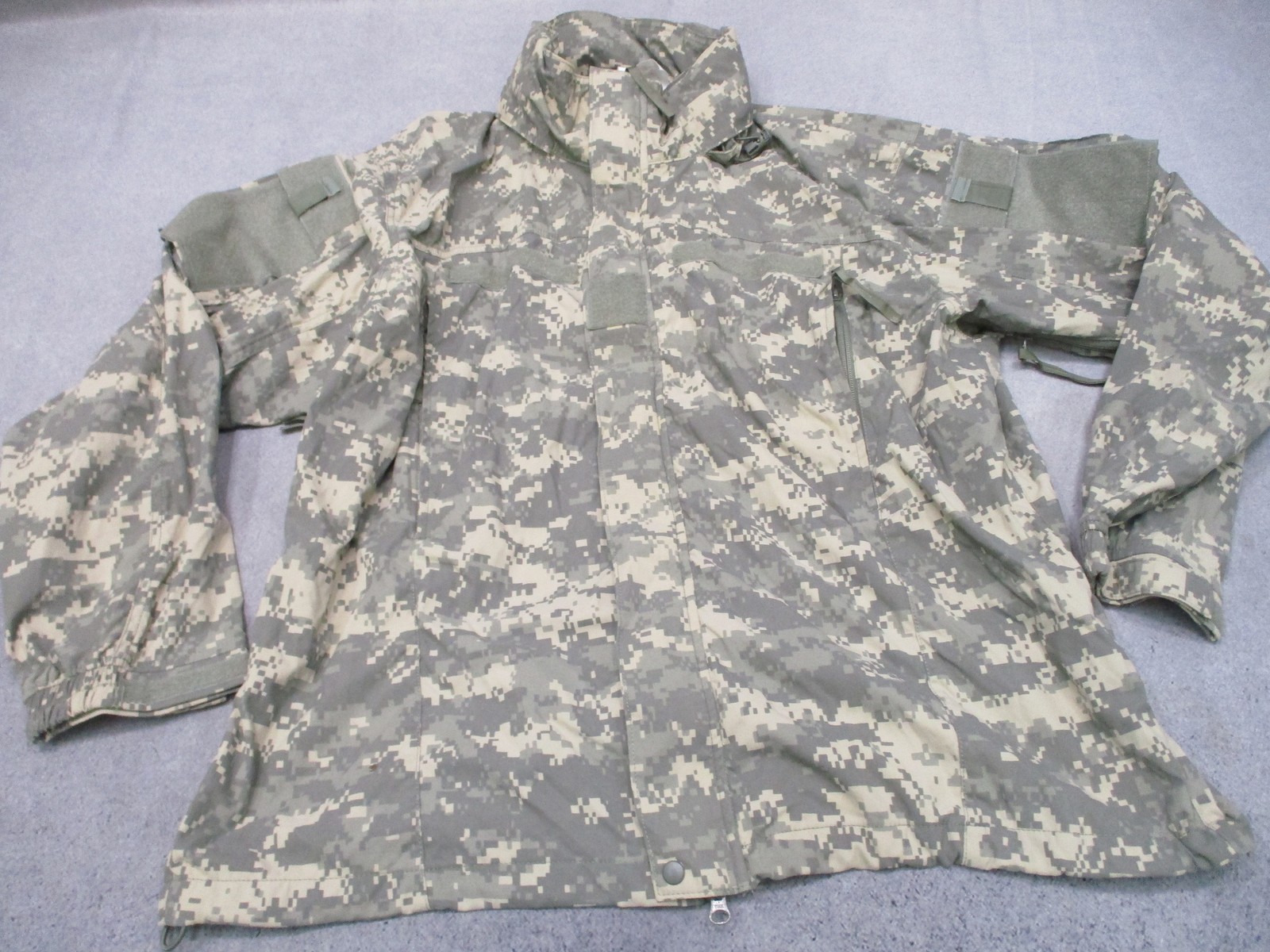 US Army Gen III ECWCS Soft Shell Jacket UCP Digital Camo Large Regular Military