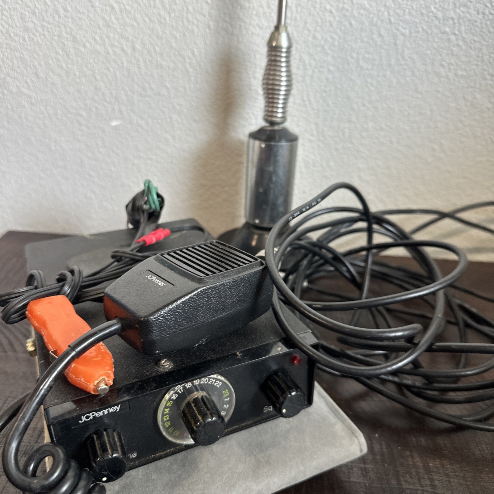 Vintage JCPenney 23 Channel CB Radio Transceiver 981-6201 Japan w/ Mag Antenna