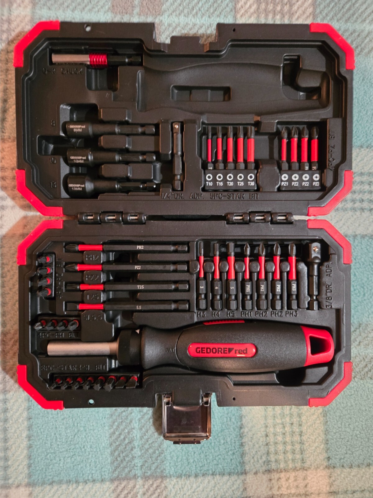 Gedore Tool Kit 44-piece w/ Ratchet Screwdriver/Storage Case/Bits (mag) - New