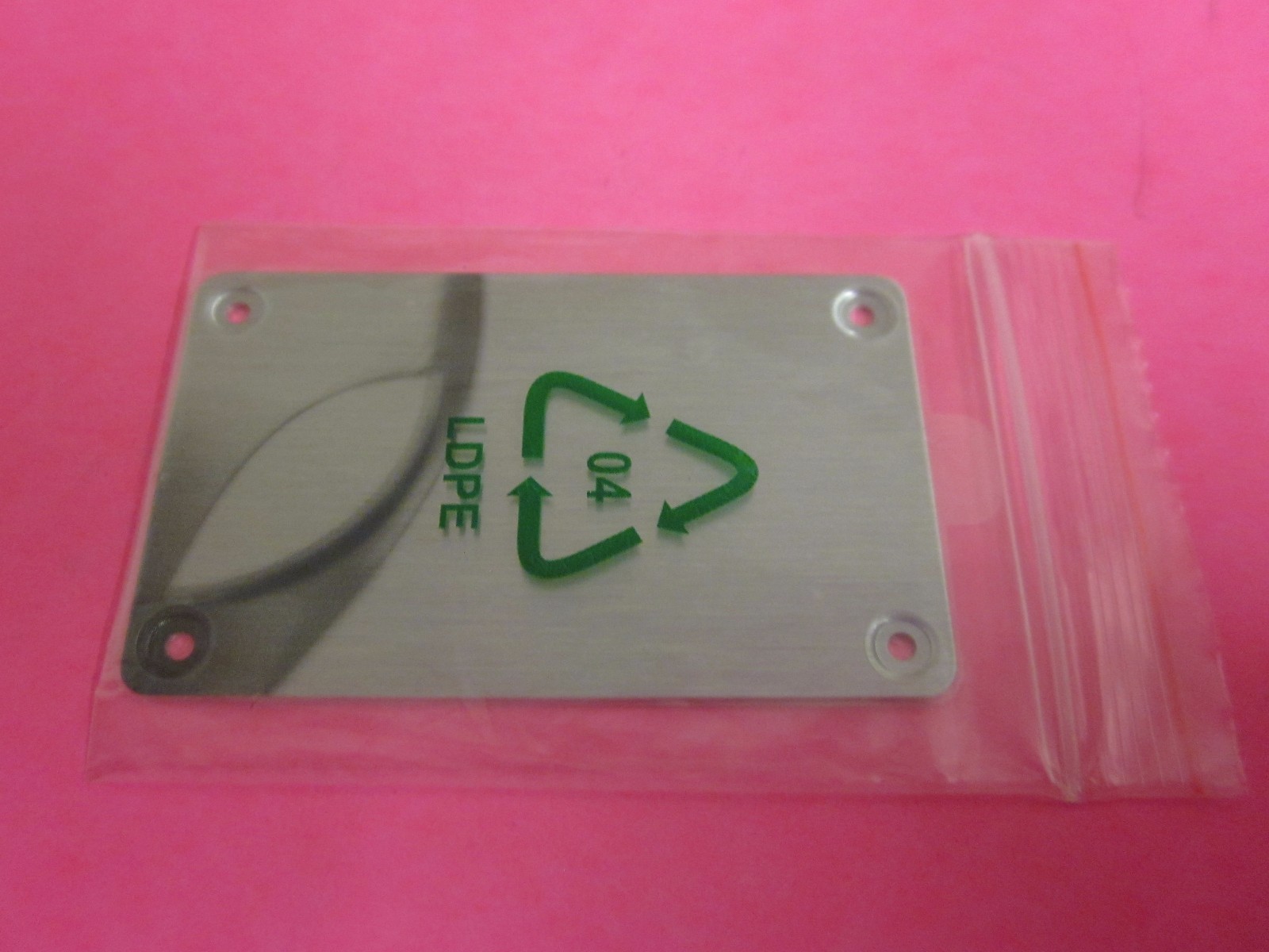 NEW GENUINE Dell Alienware M17x R3 R4 Name Plate Badge P7H63