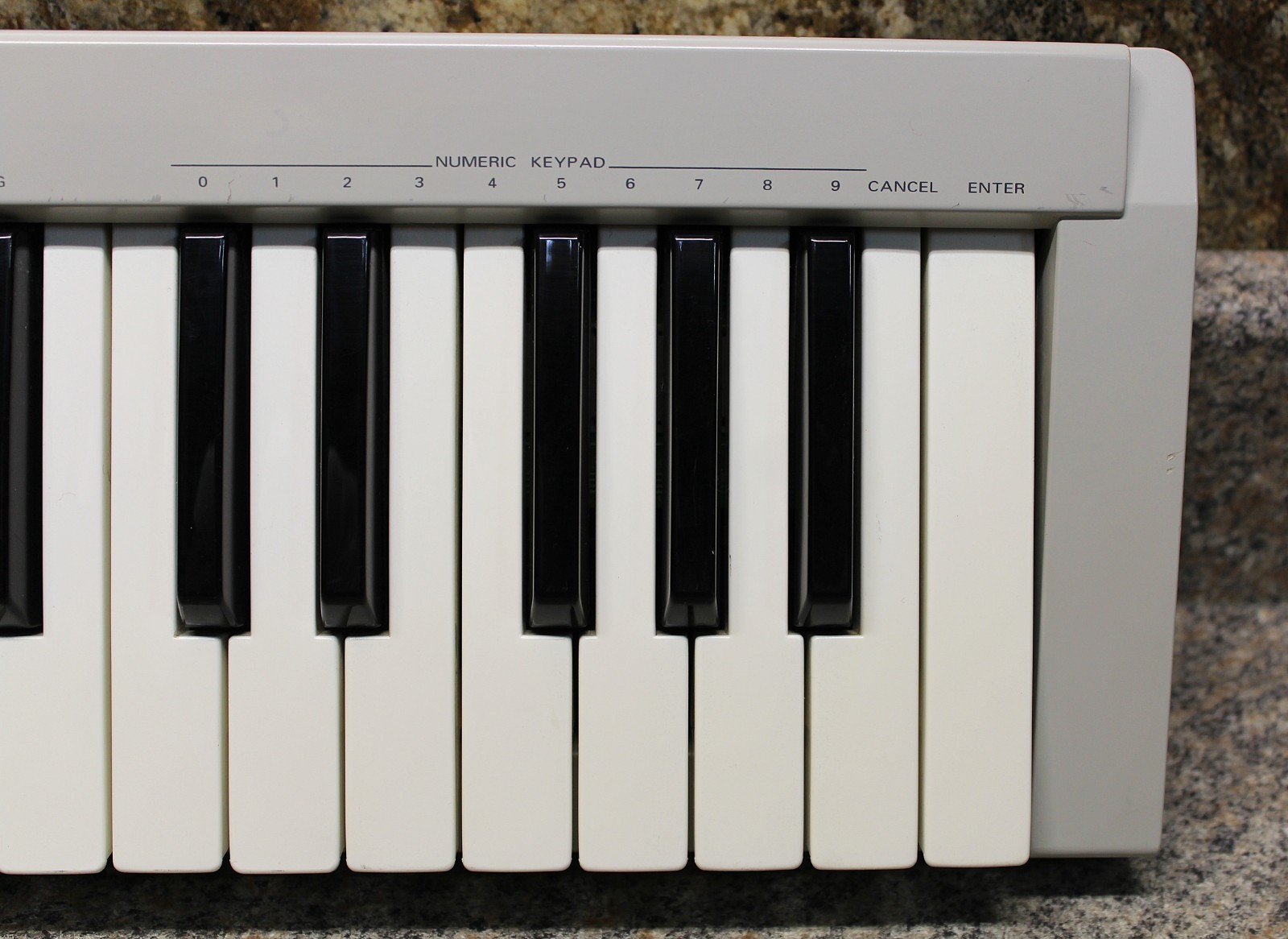 Roland PC-200 MK II Midi Keyboard Controller