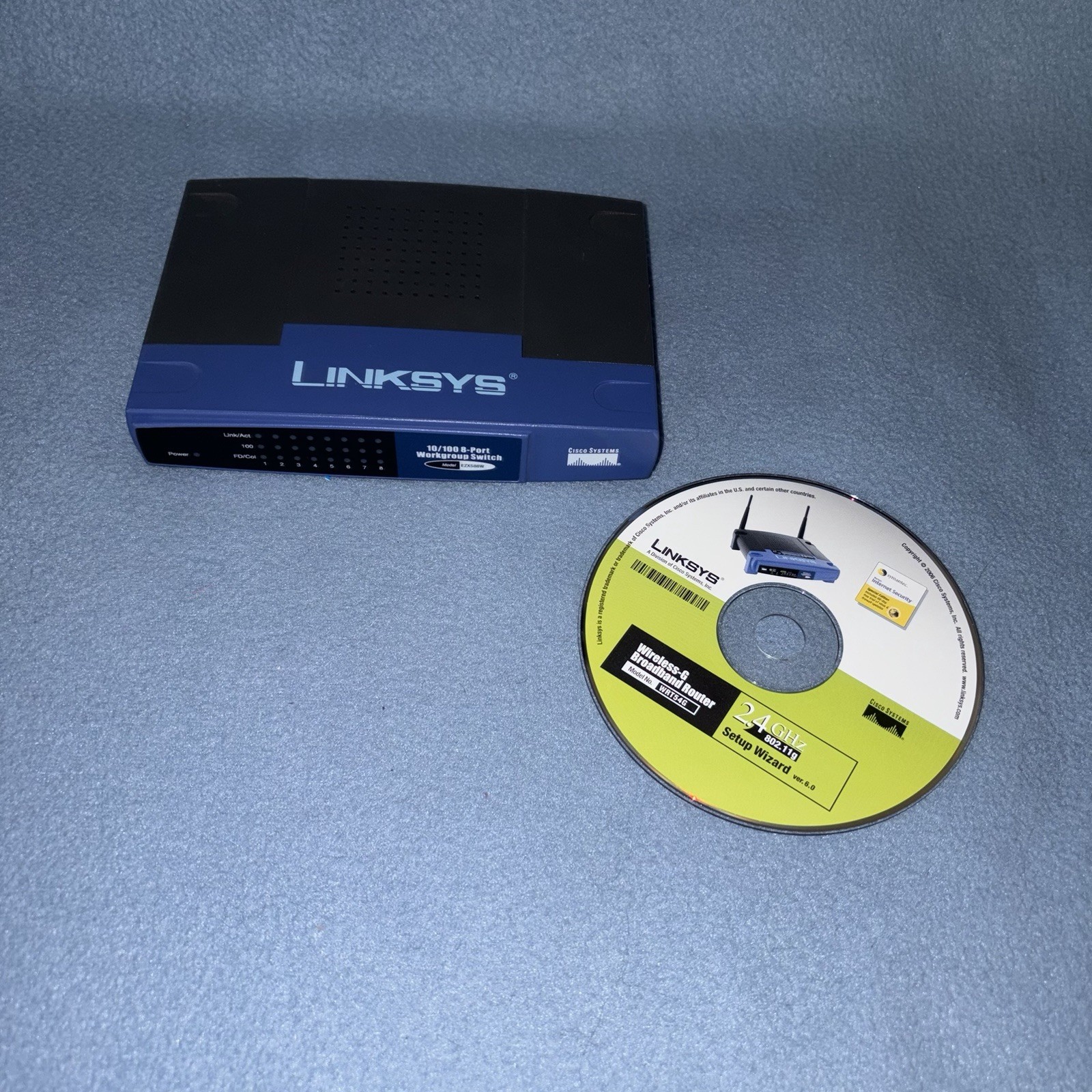 Linksys by Cisco 8-Port 10/100 Workgroup Switch EZXS88W Version 3.0 & Disc 2.4
