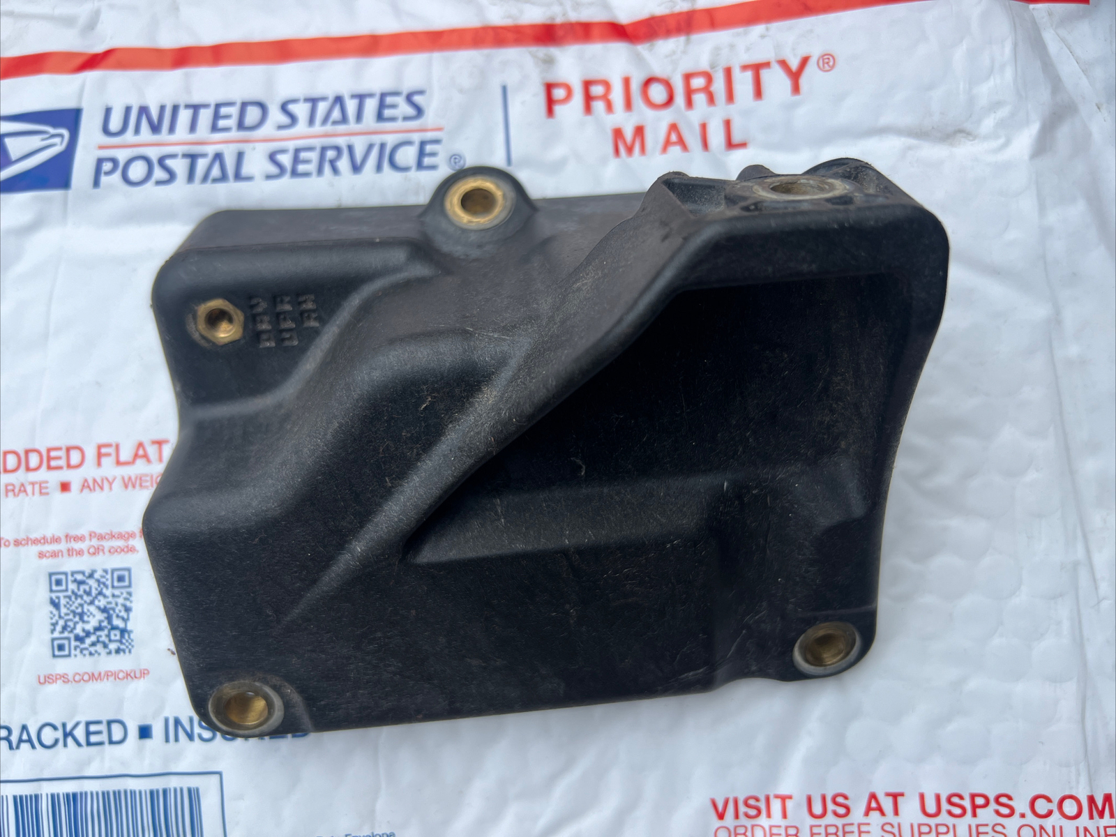 RH DRY UPPER SUPPORT BRACKET FOR SIDE CAB FAIRING, 09 FRT CASCADIA 22-62615-020