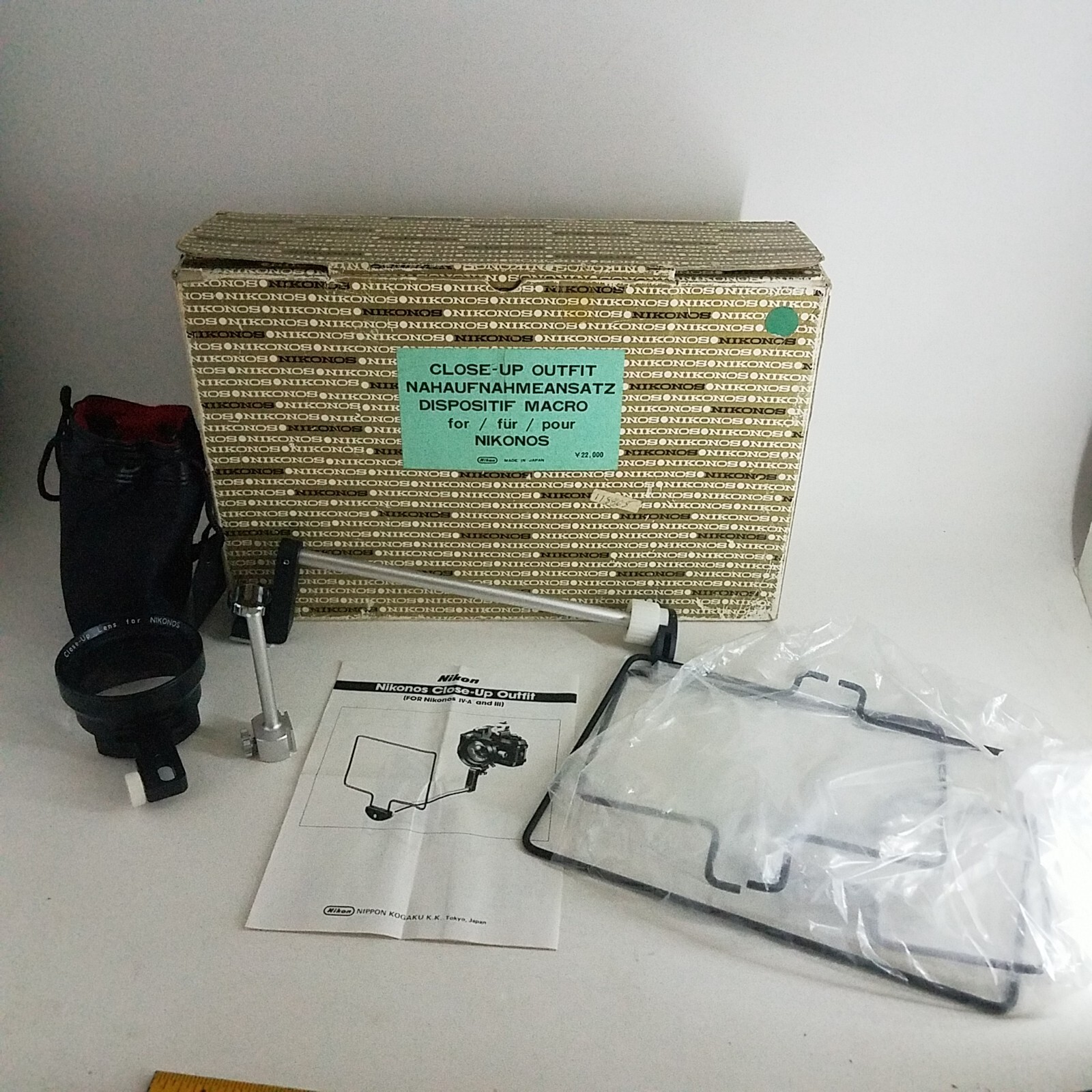 Nikon Close-up Outfit Niconos Iv-a And III Complete With Manual