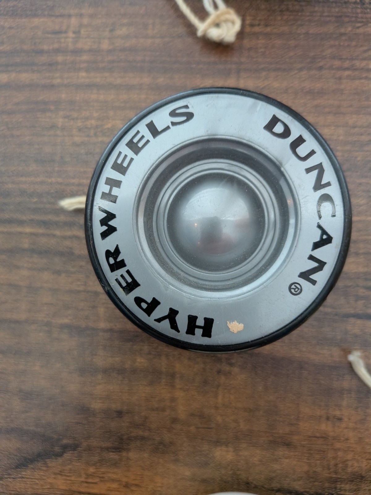 Lot of 2 Vintage Duncan Hyper Wheels Yo-Yos White & Gray Rare String Trick Model