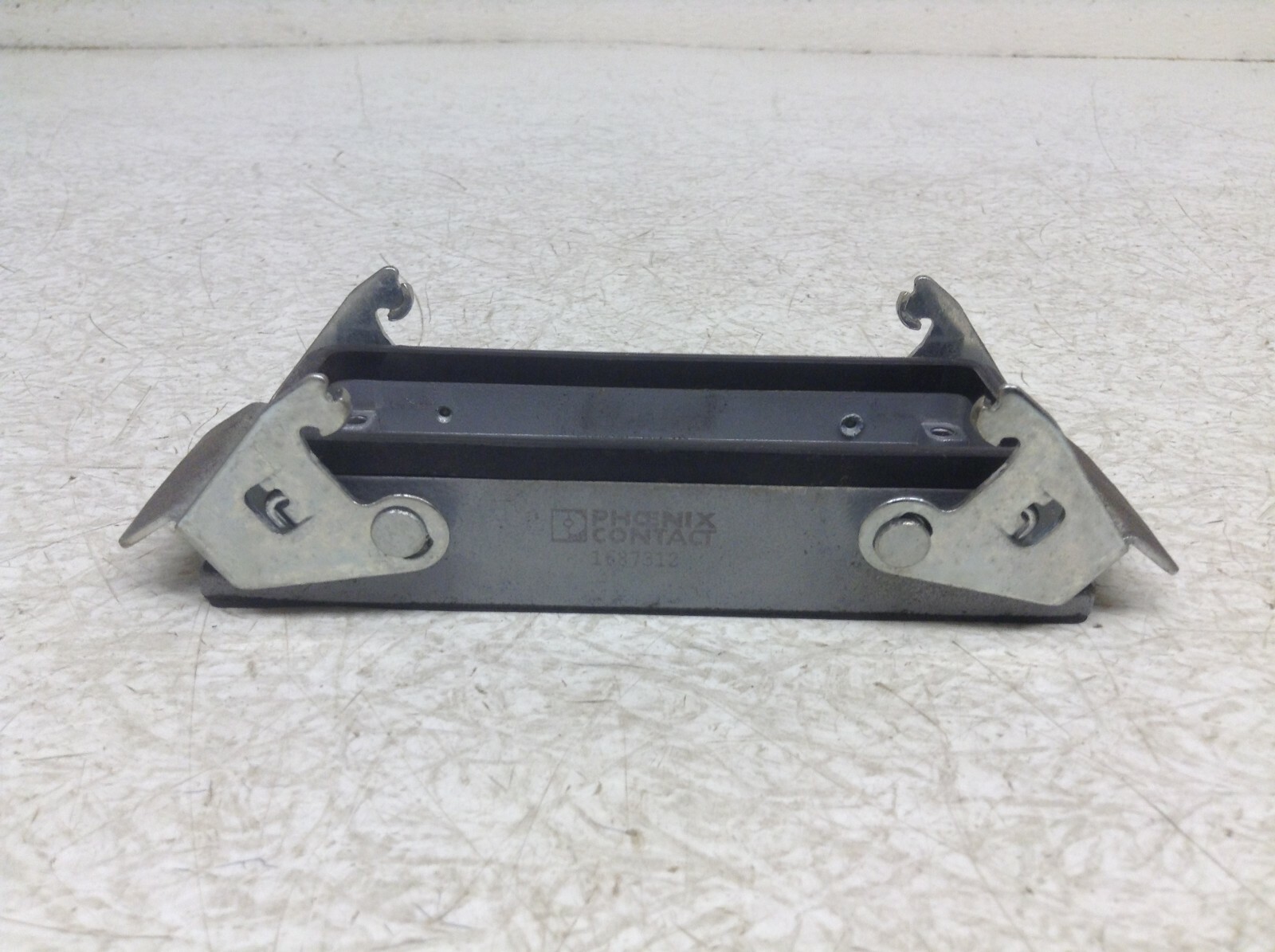 Phoenix Contact 1687312 Cable Feed Panel Mount Base Housing (TSC)