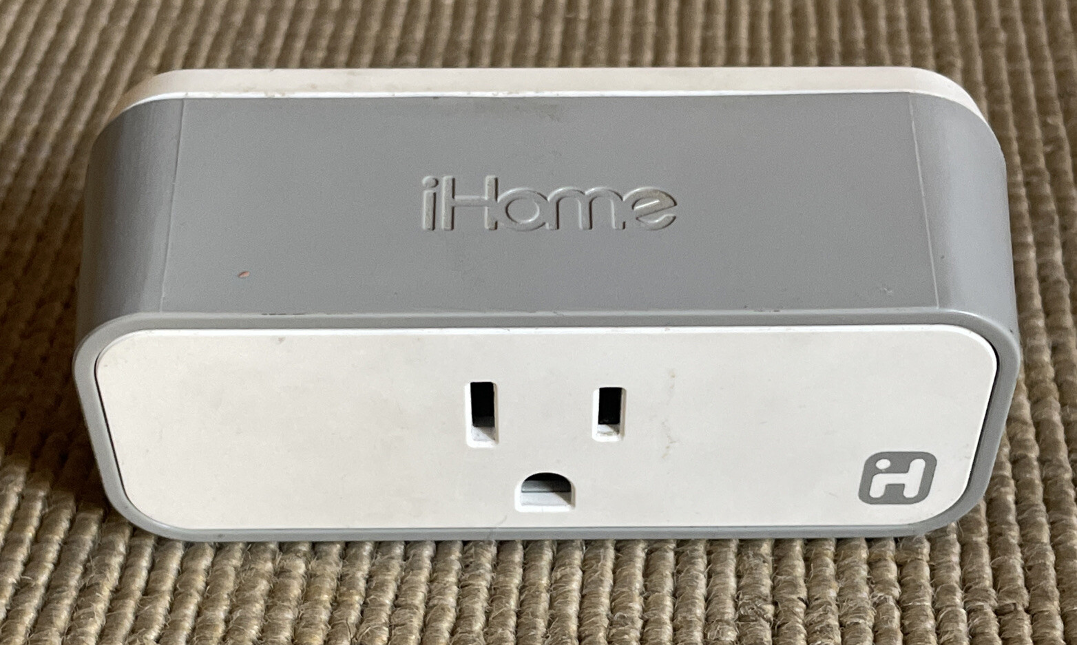 iHome Wi-Fi Control Smart Plug ISP6X Apple Homekit - Works w/ Alexa, Google