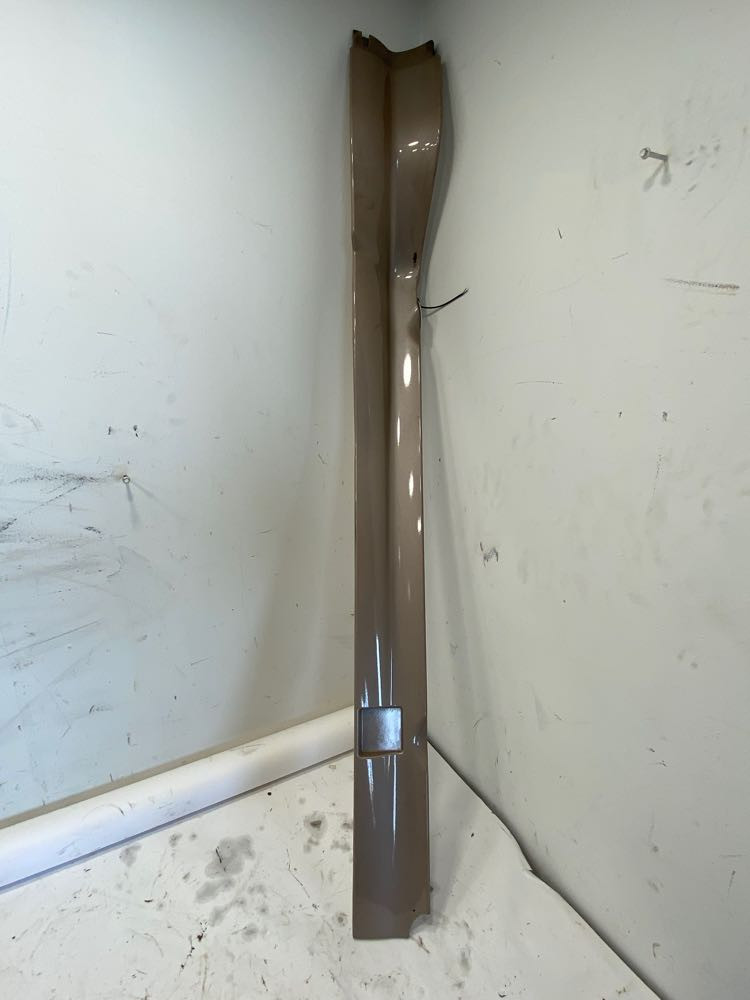 2017 Freightliner Cascadia Cab Exterior Trim Panel A1867231000 (785-10684)