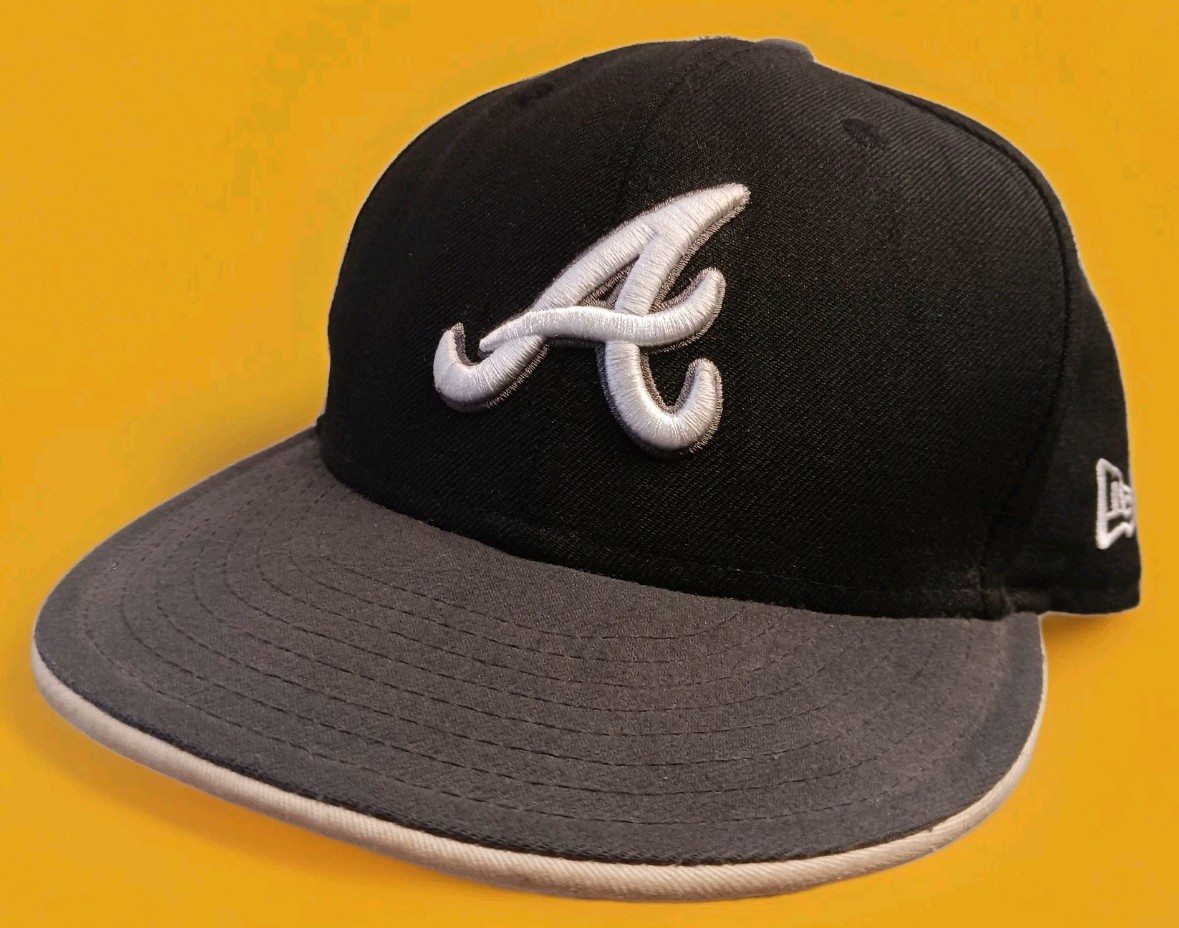 Atlanta Braves New Era 59FIFTY Black Hat White Script A Fitted 7 3/4 Gray Brim