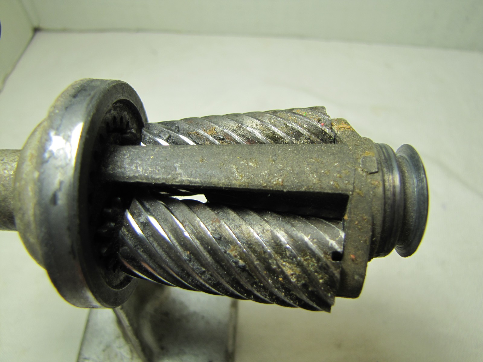 Vintage UNBRANDED Automatic Pencil Sharpener USED