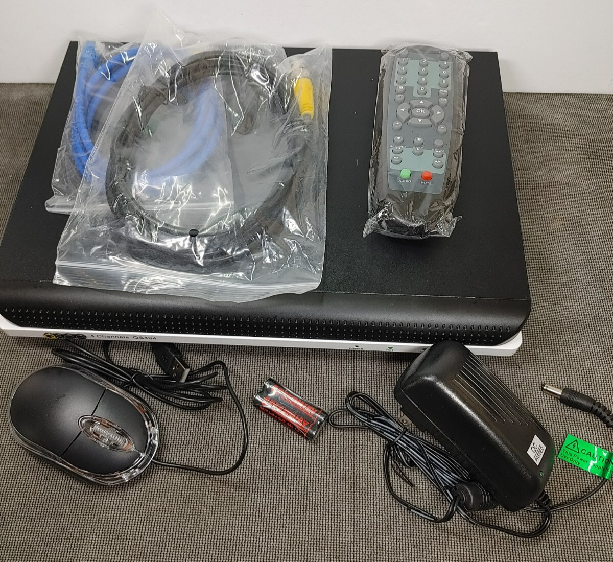 Q See QS494 DVR Security Surveillance System w/Remote Mouse Adapter -NO Cameras