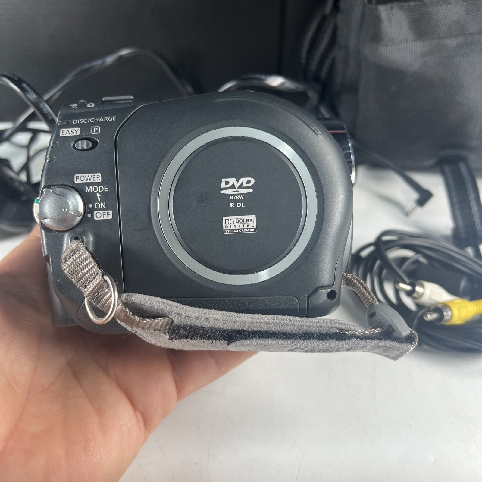 Canon DC310 Camcorder W/ Bag & AC Adapter. 🎥