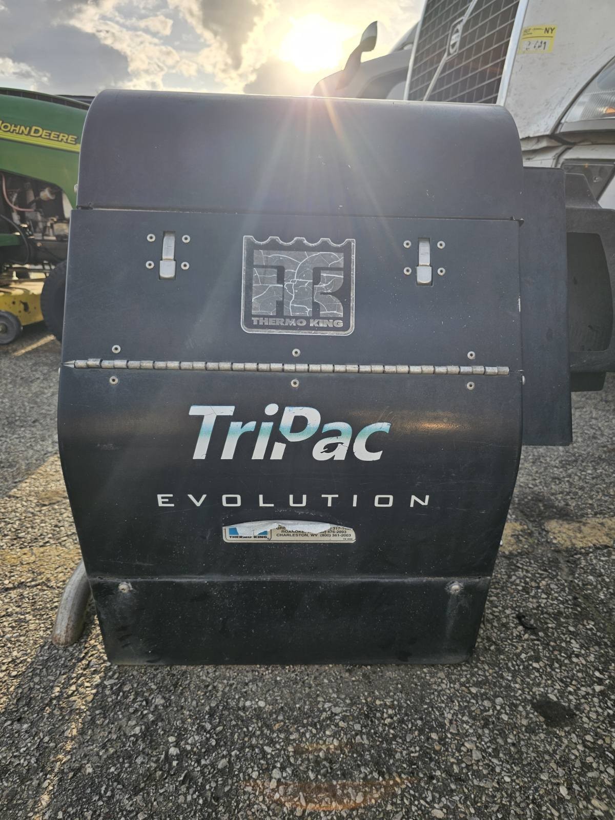 Thermo King TriPac Evolution APU Diesel Auxiliary Power Unit Truck Sleeper Unit