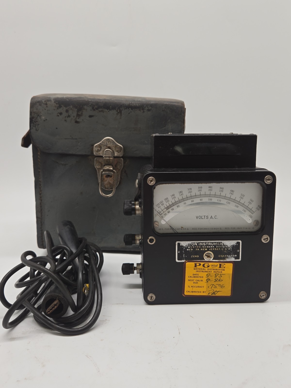 Vintage Weston AC Voltmeter Zero Corrector Meter Model 433 - Bag And Cable