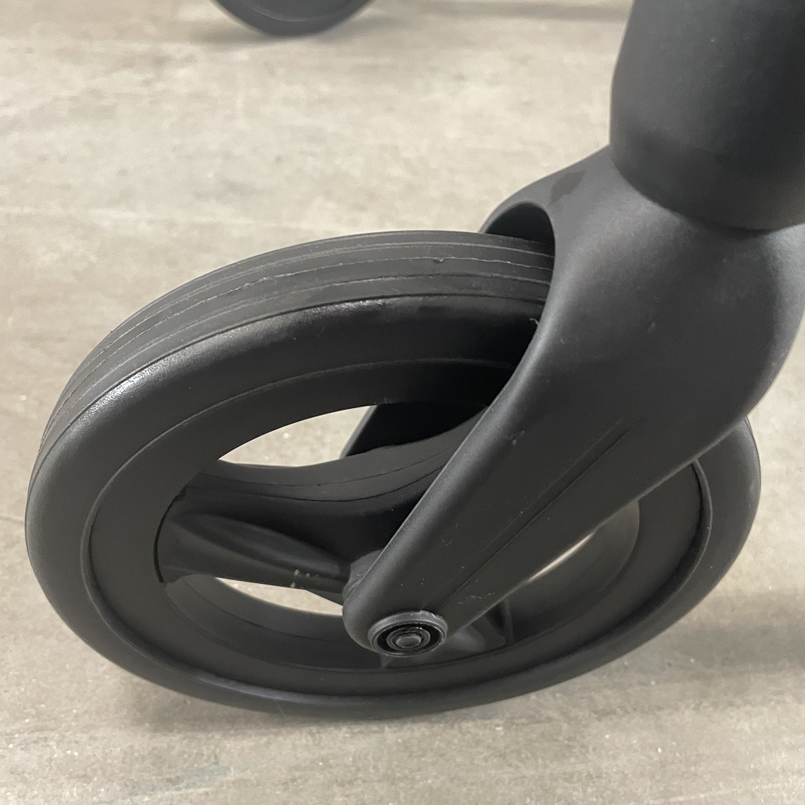 Triumph Escape HD Rollator - Low - Triumph Mobility - 500-30217 - Foldable