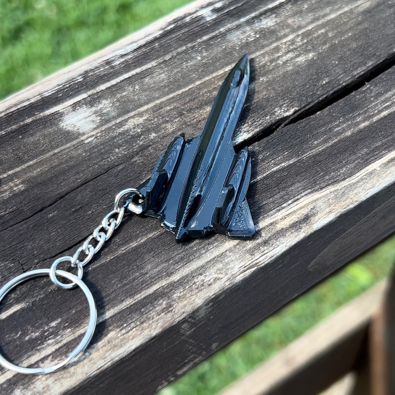 SR-71 Blackbird Keychain - Perfect Gift for Pilot or Aviation Enthusiast