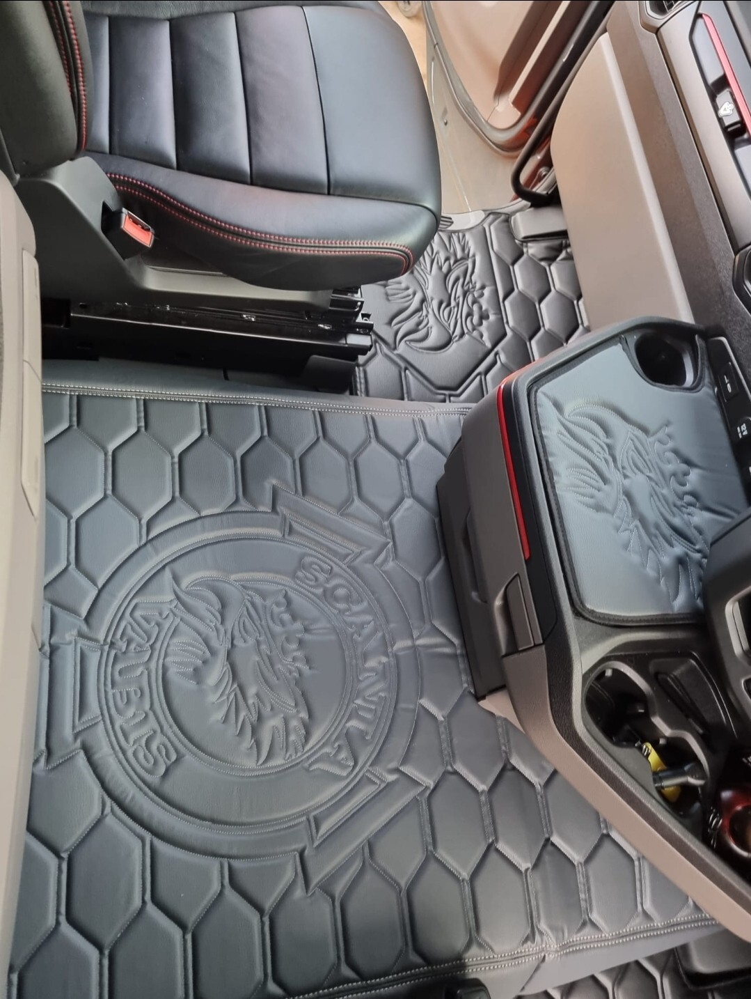 Scani R CAB NEXT GEN PREMIUM QUALITY TRUCK FLOOR MATS SET RHD LHD HONEYCOMB