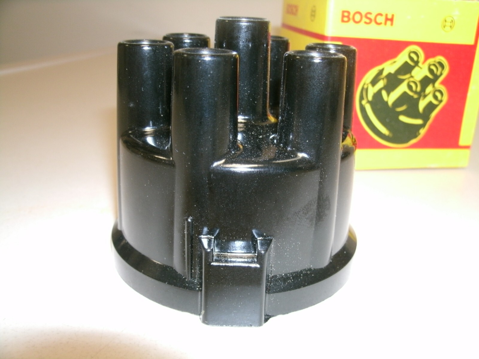 Bosch 03095 Distributor Cap Datsun 1970-73 2.4L