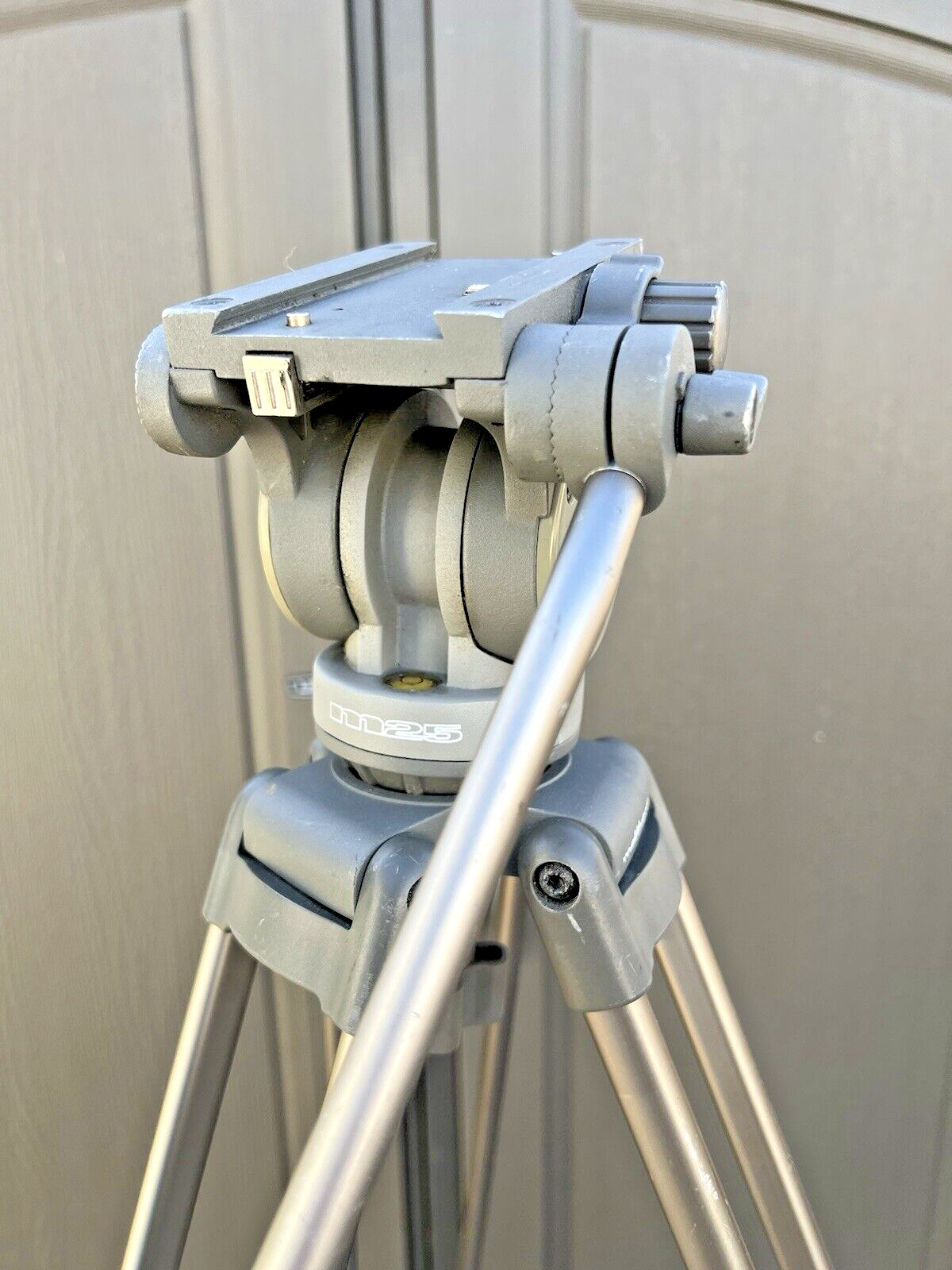 Matthews Studio Equipment Video Stand Tripod Extendable M25