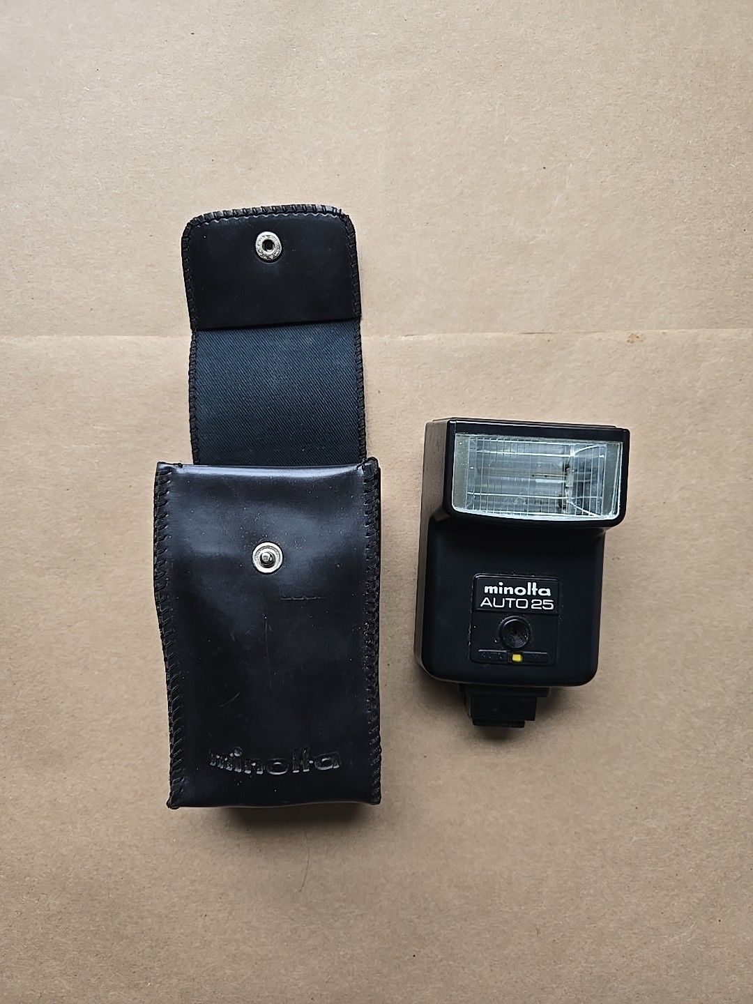 Vintage Minolta Auto 25 Flash Shoe Mount With Case Photography Camera
