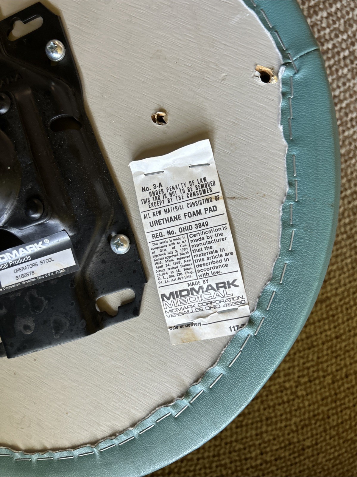 Vintage Mismatch Manual Screw Adjust Operators Dr.s Exam Medical Stool