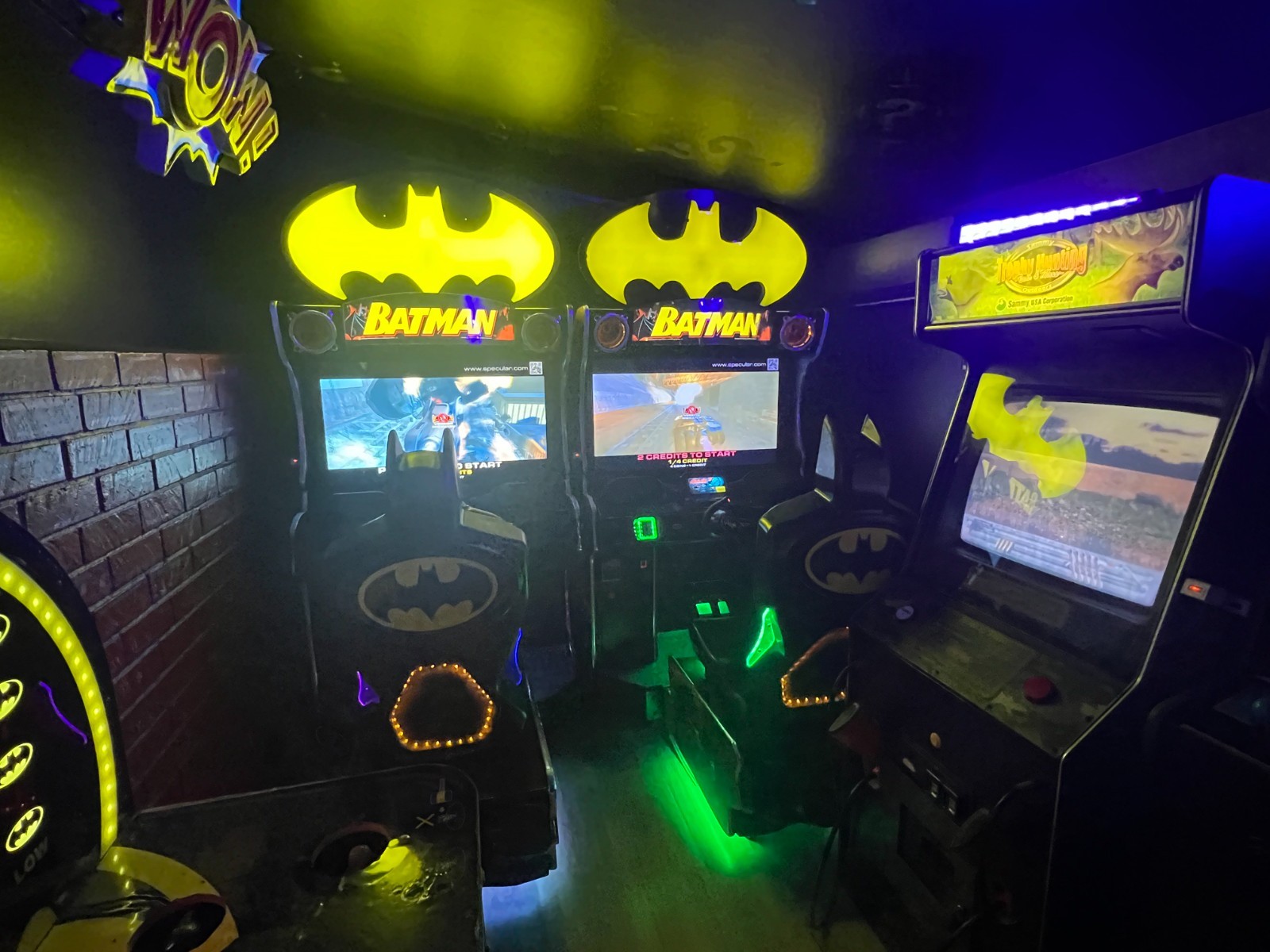 Raw Thrills BATMAN Sit Down Arcade Driving Video Game - 42" LCD