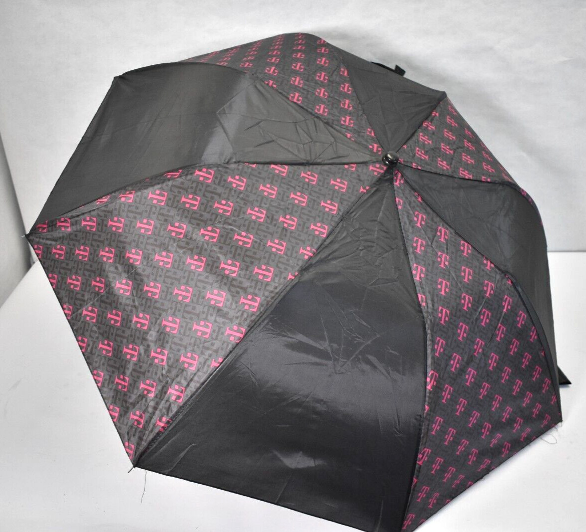 T Mobile Tuesday Black & Pink Umbrella 40" Arc Handheld Rain Cover Protection