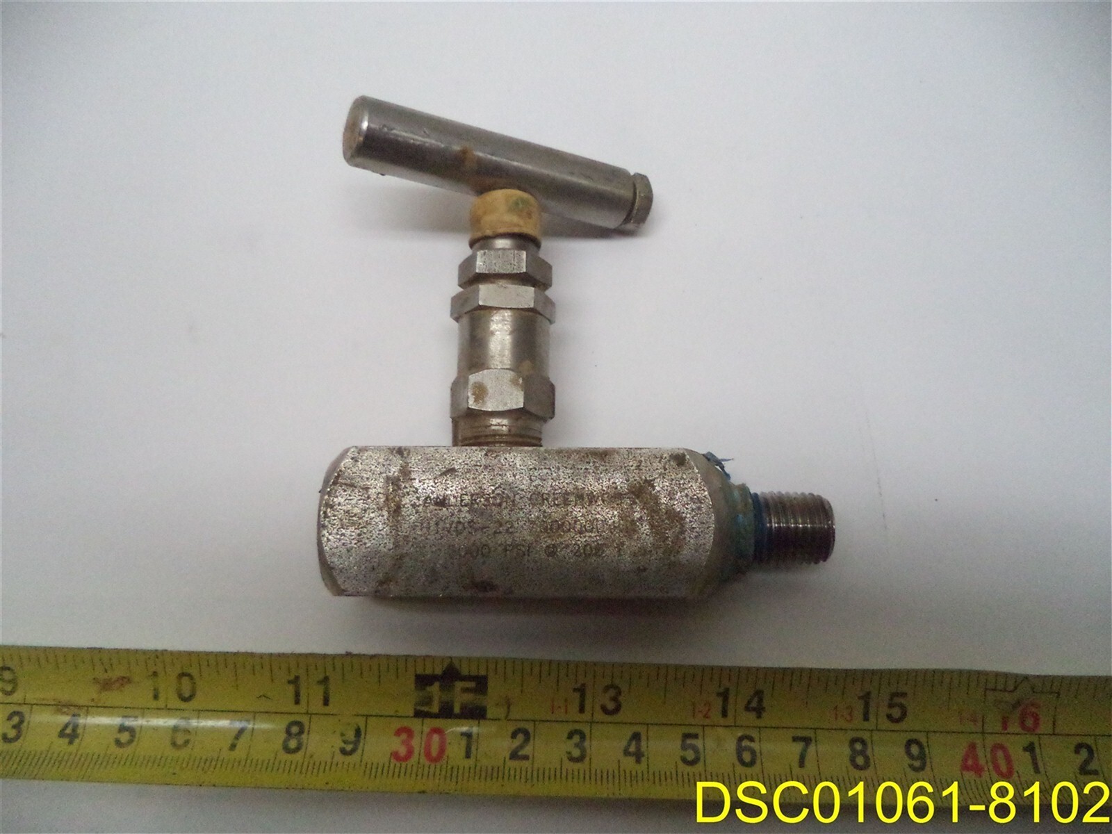 Anderson Greenwood Co. H1VDS-22 Needle Valve, 10000 psi at 200 F, 1/4" MNPTXFNPT