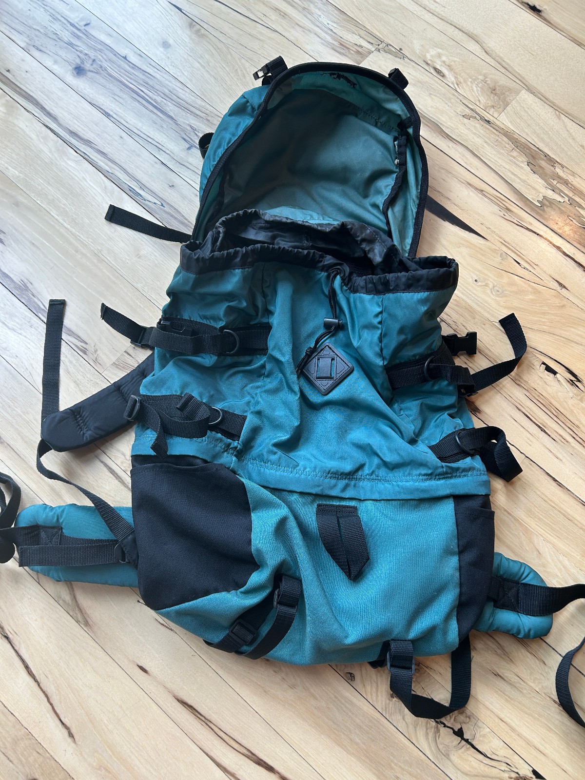 Vintage Gander Mountain Hiking Backpack - Internal Frame - Green