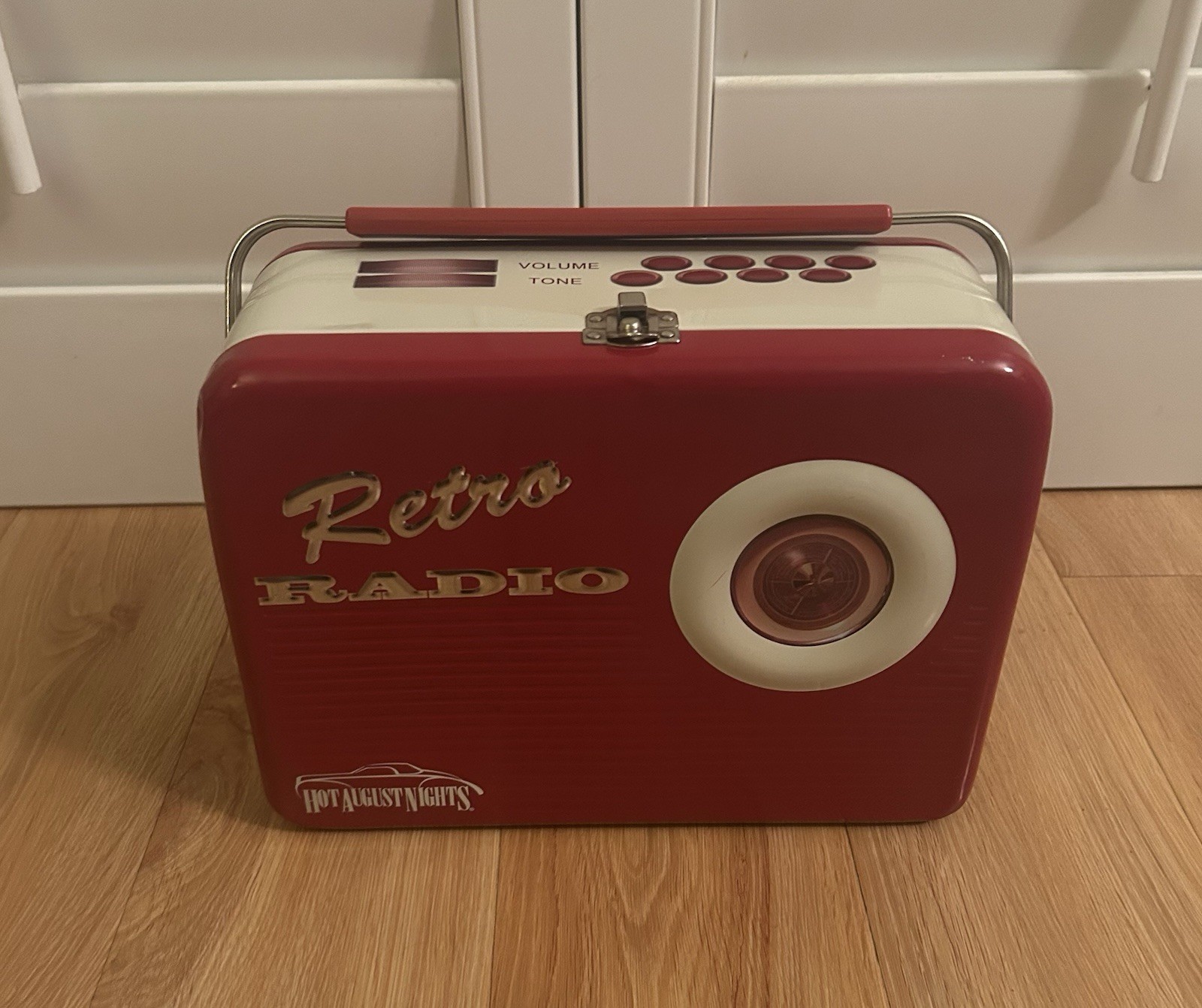 Hot August Nights Retro Radio Metal Lunchbox