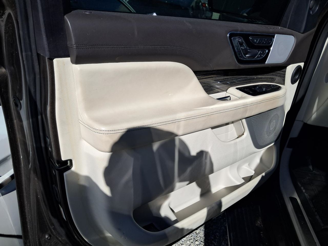 NAVIGATOR 2019 Glove Box 4825072