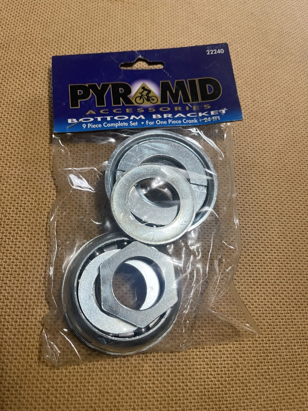 NOS Pyramid Bottom Bracket One Piece Crank 24 TPI