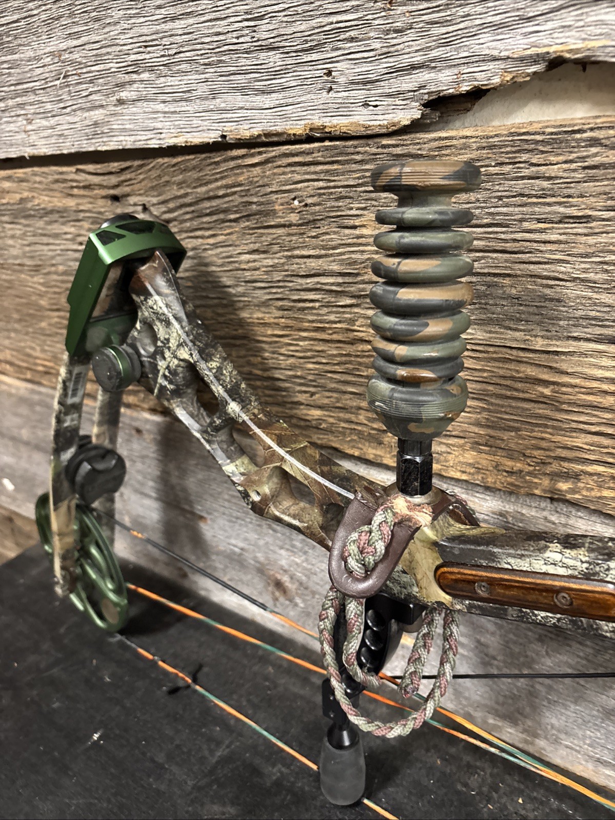 Bear Archery The Truth RH Compound Bow 28" 60lbs Draw Used