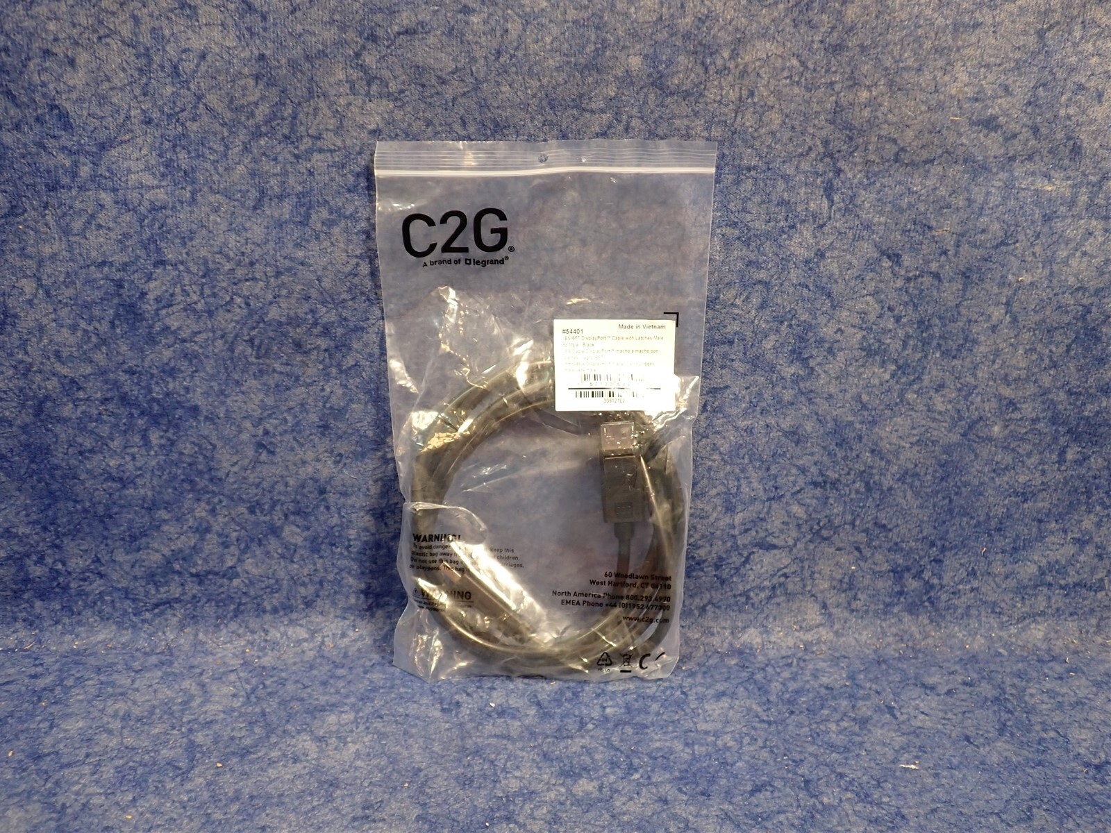 NEW C2G 54401 6ft (1.8m) DisplayPort Cable with Latches 8K UHD M/M Black (BN106)