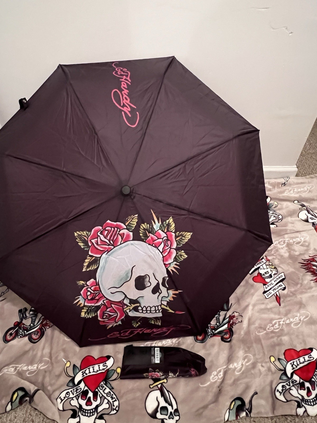 Ed Hardy Umbrella Skull Roses Auto Open & Auto Close NWT