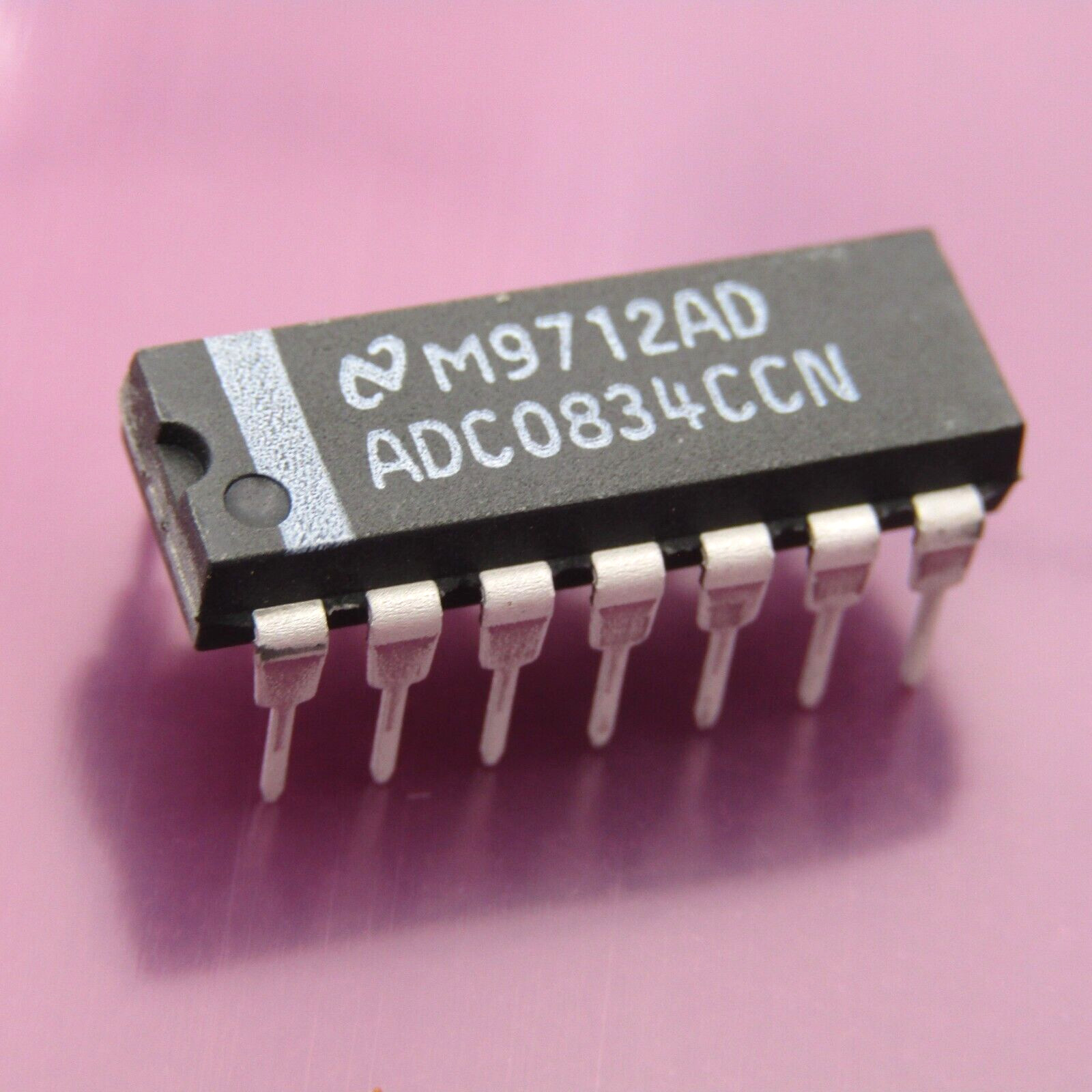 ADC0834CCN National Semi N 8-Bit Serial I/O A/D Converters with Multiplexer  NOS