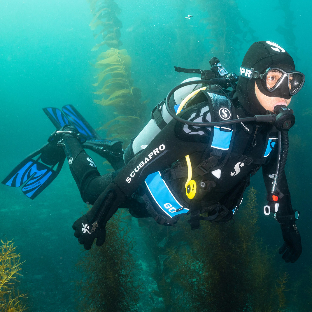 ScubaPro Go Quick Cinch with AIR2 Diving BCD