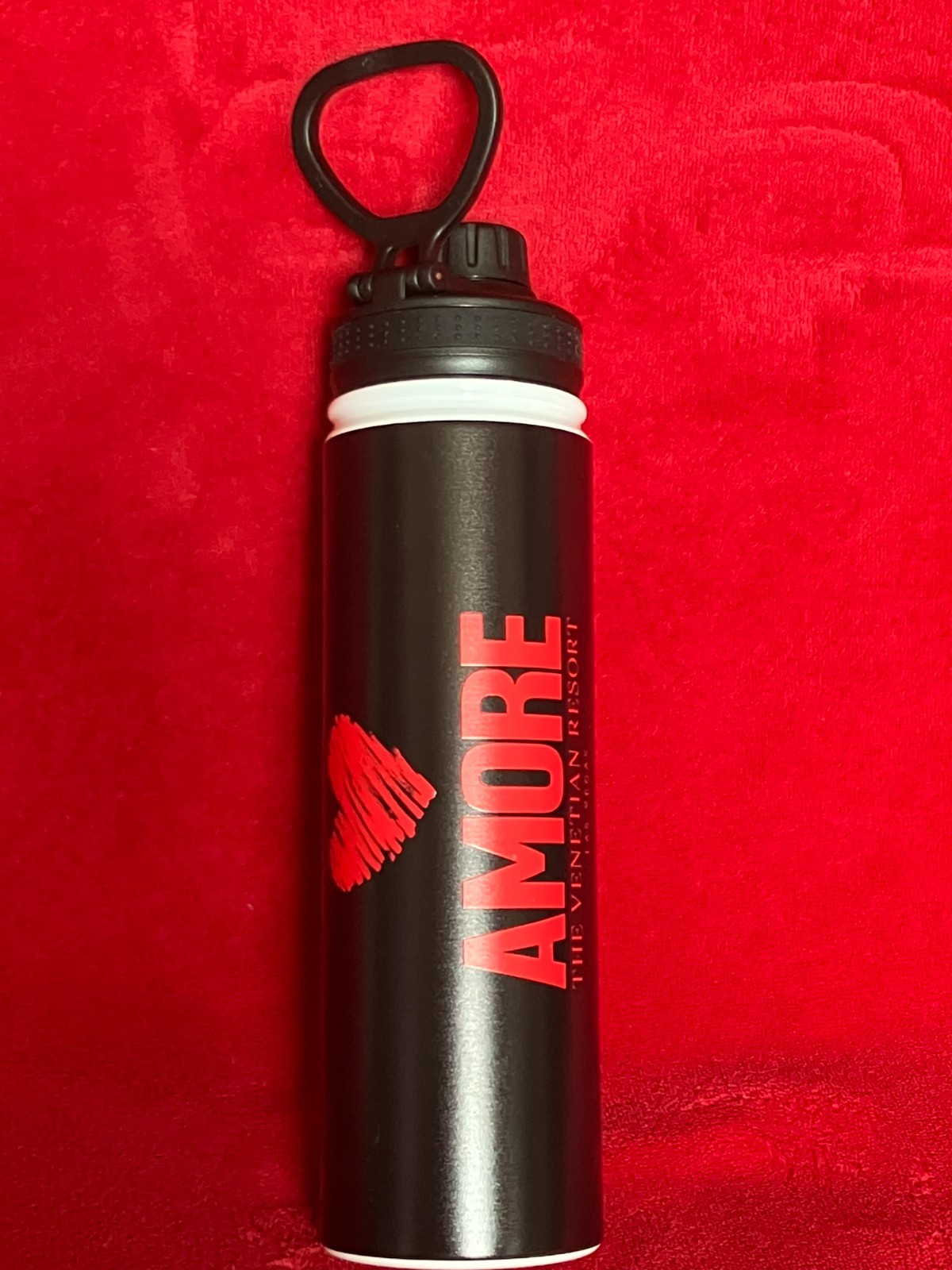 AMORE THE VENETIAN RESORT HOTEL LAS VEGAS BLACK BOTTLE WATER Heart - The ONLY 1