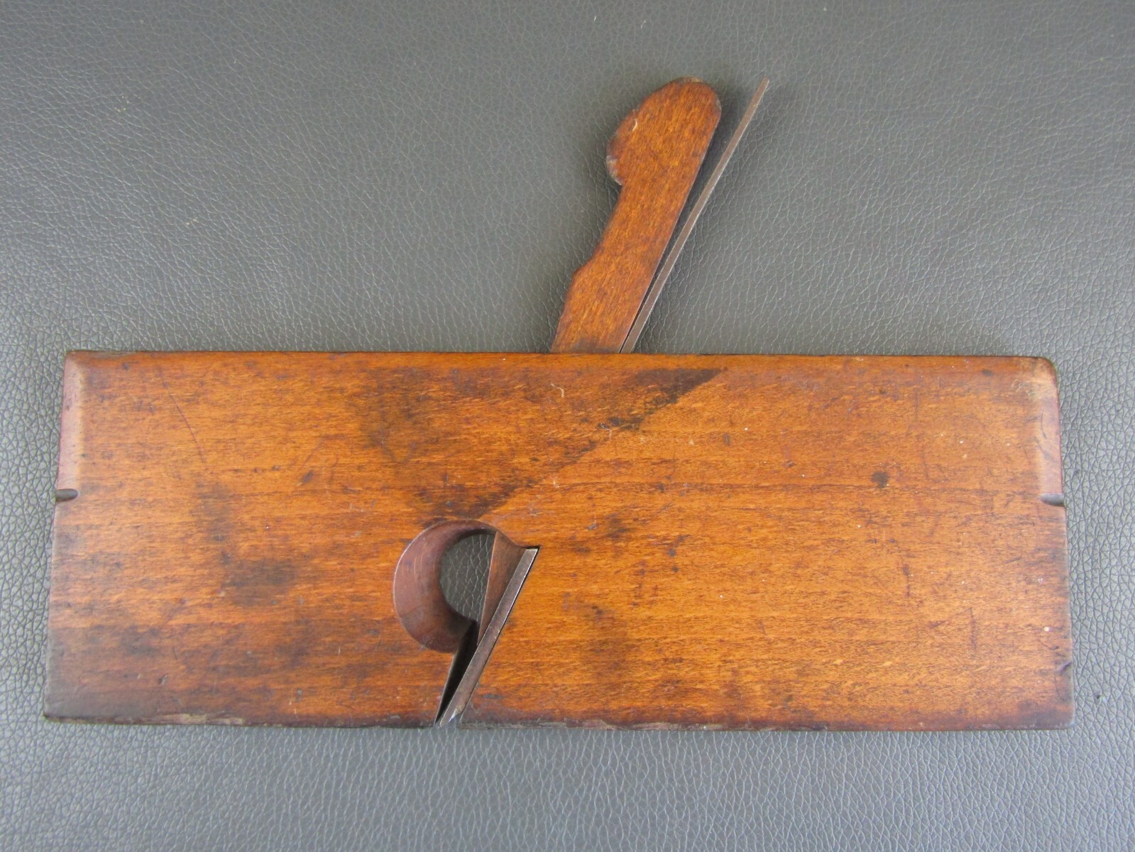 Wooden moulding side or half round plane vintage old tool