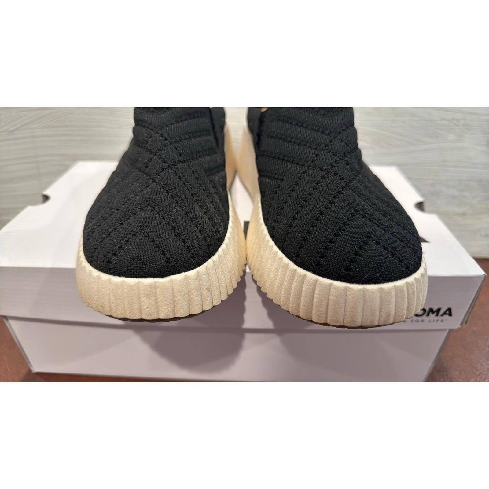 Women's Black Sonoma size 9 Style Simangi Black Comfort Knit