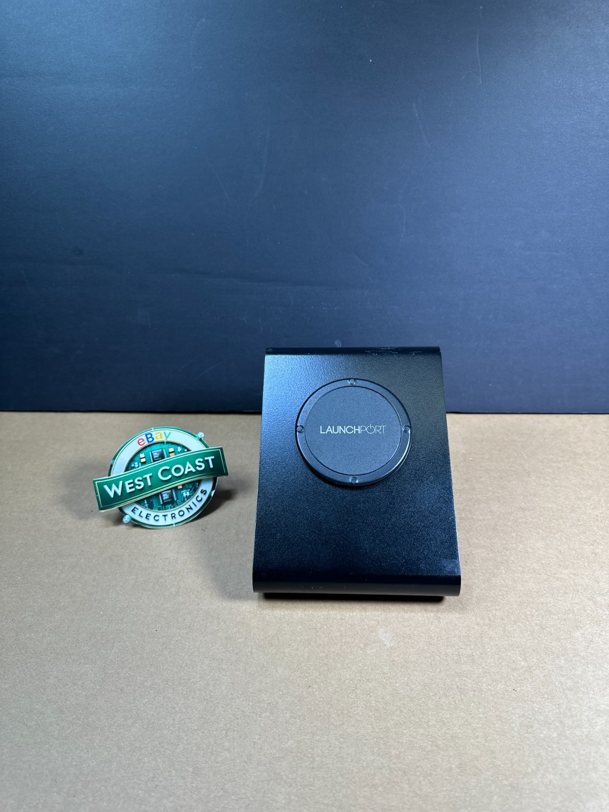IPORT LaunchPort BaseStation 70158 iPad Charging Dock Stand - Black