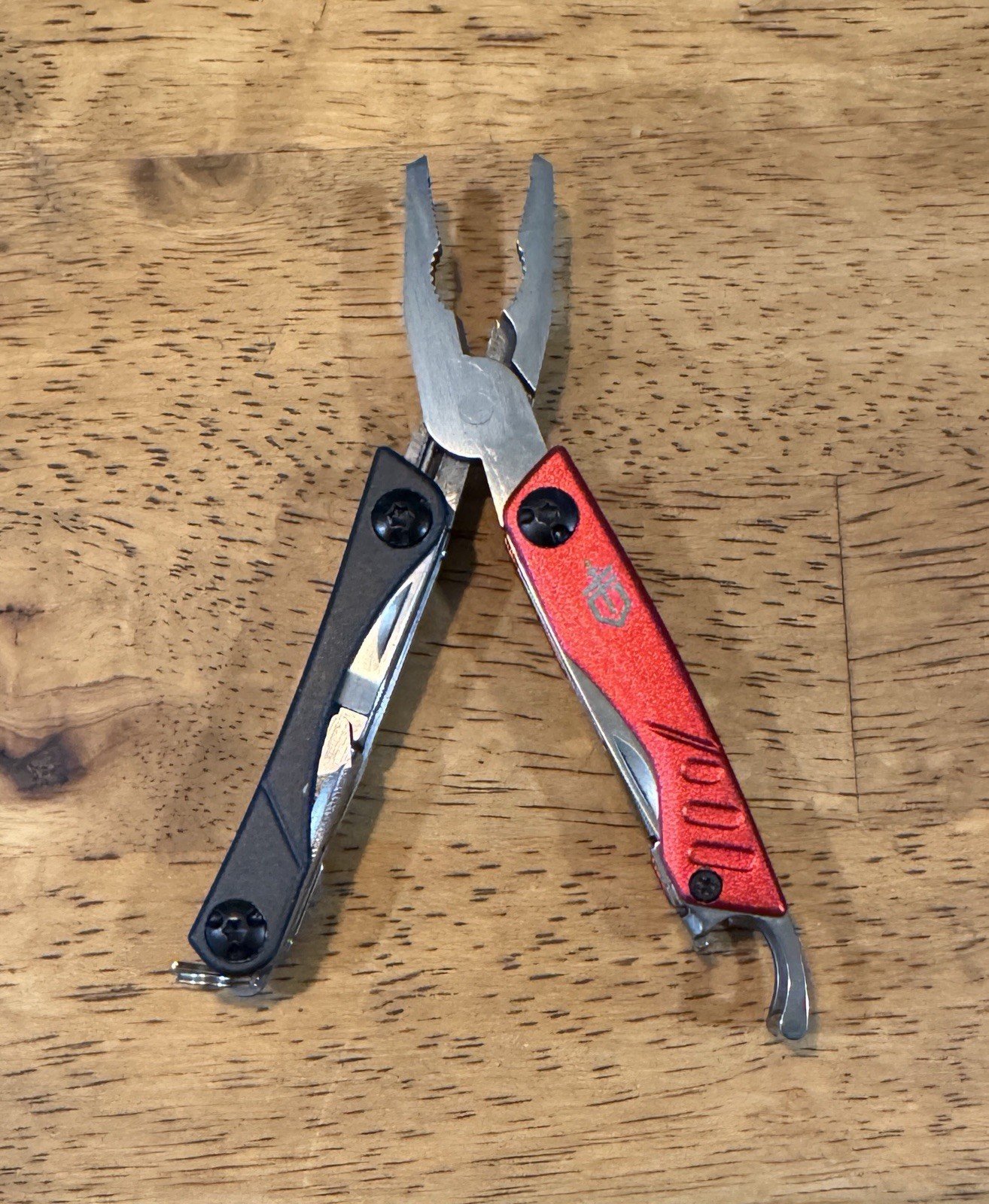 Gerber Dime Multi-Tool Red/Black - Folding Pliers, Scissors, Bottle Opener