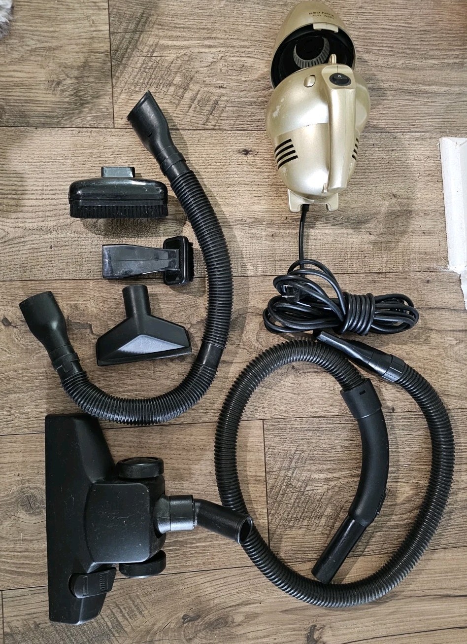 Shark Euro Pro 20 ft Corded Handheld Vacuum EP366 Gold w/Attachments & Box Sears