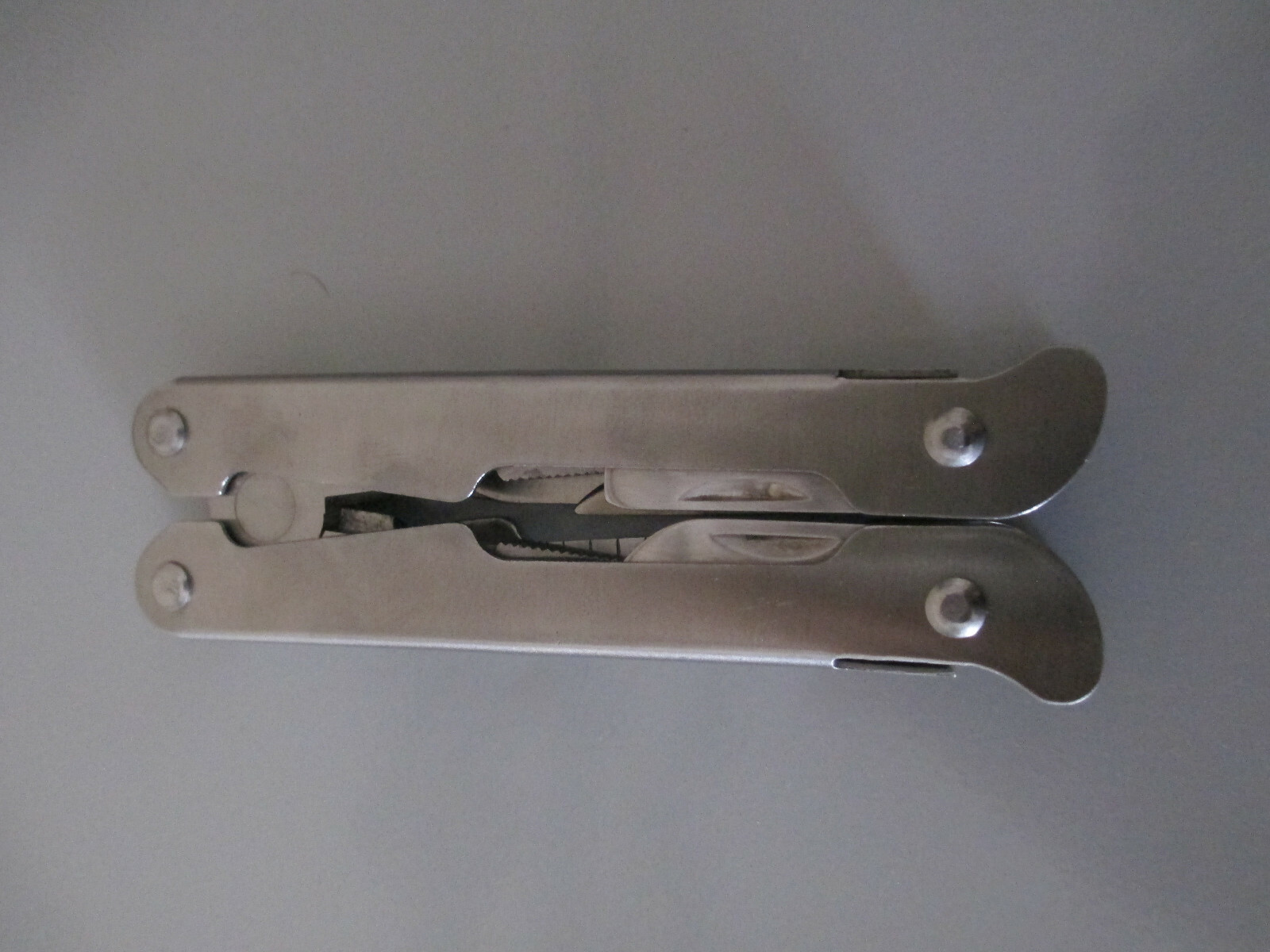 Stainless Steel Pliers Multi-Tool w/ Case & Screwdriver Set